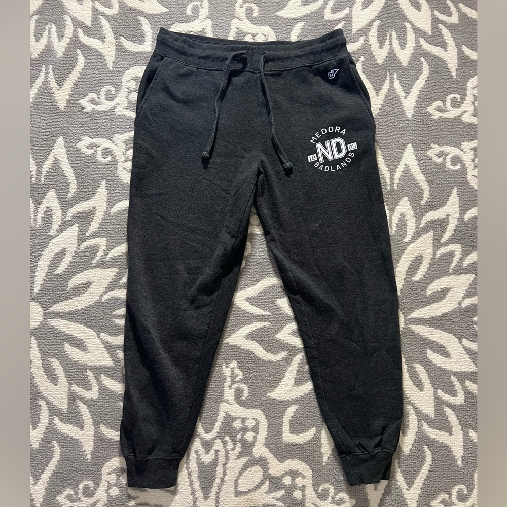 Medora ND Badlands jogger Sweats Size Small North Dakota